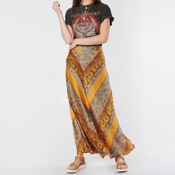 Free People Dresses & Skirts - FREE PEOPLE Rio Maxi Skirt